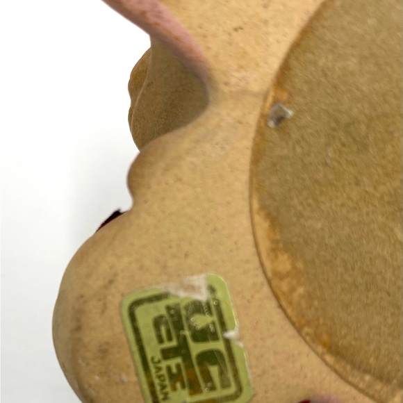 Vintage UCTCI Bisque Girl With Big Pink Bonnet &
Dress Sitting by Vase Figurine - Picture 10 of 12